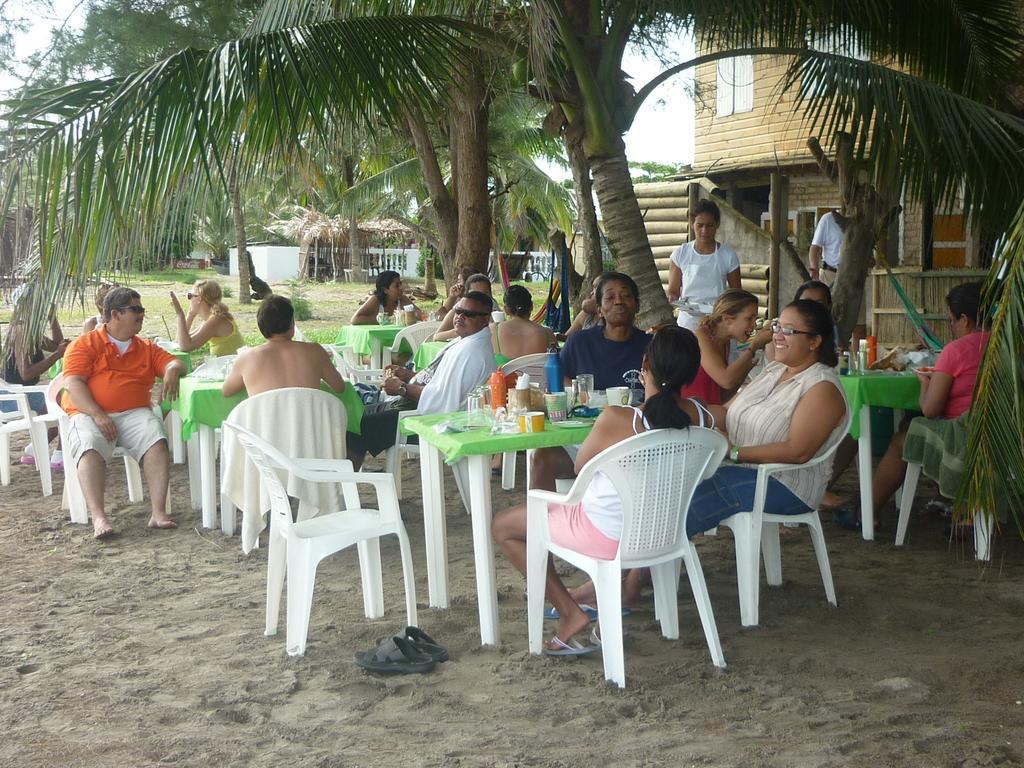 Caribbean Coral Inn Tela Luaran gambar
