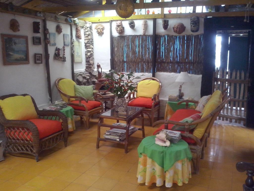 Caribbean Coral Inn Tela Luaran gambar